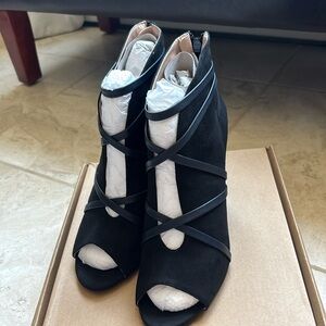 Journee Collection Samara Black Suede Strappy Peep Toe Stiletto Bootie Size 9